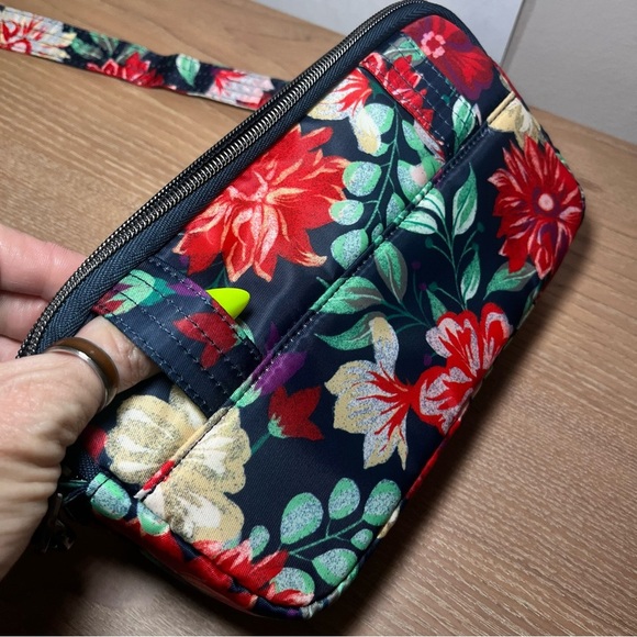 LUG Quilted RFID Convertible Crossbody Coupe 2 NWOT Travel Vacation Floral Print - Picture 12 of 15